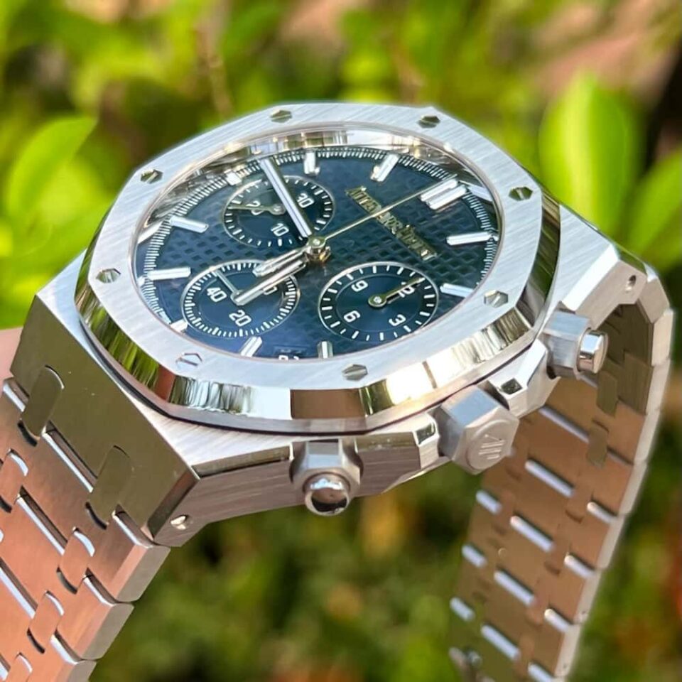 AP Royal Oak Chronograph Blue Dial Side