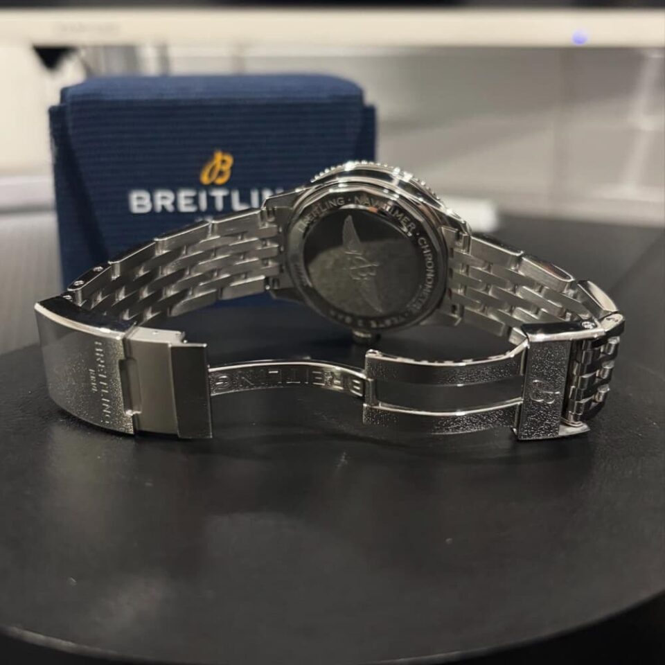 Breitling Navitimer Automatic 35mm White Mother of Pearl Case Back
