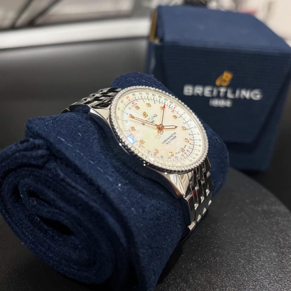Breitling Navitimer Automatic 35mm White Mother of Pearl Side