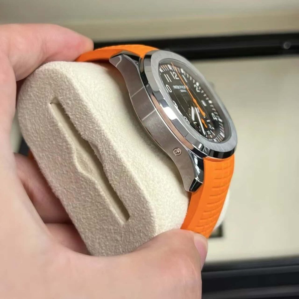 Patek Philippe Aquanaut 5968A-001 Black Dial Orange Rubber Side View