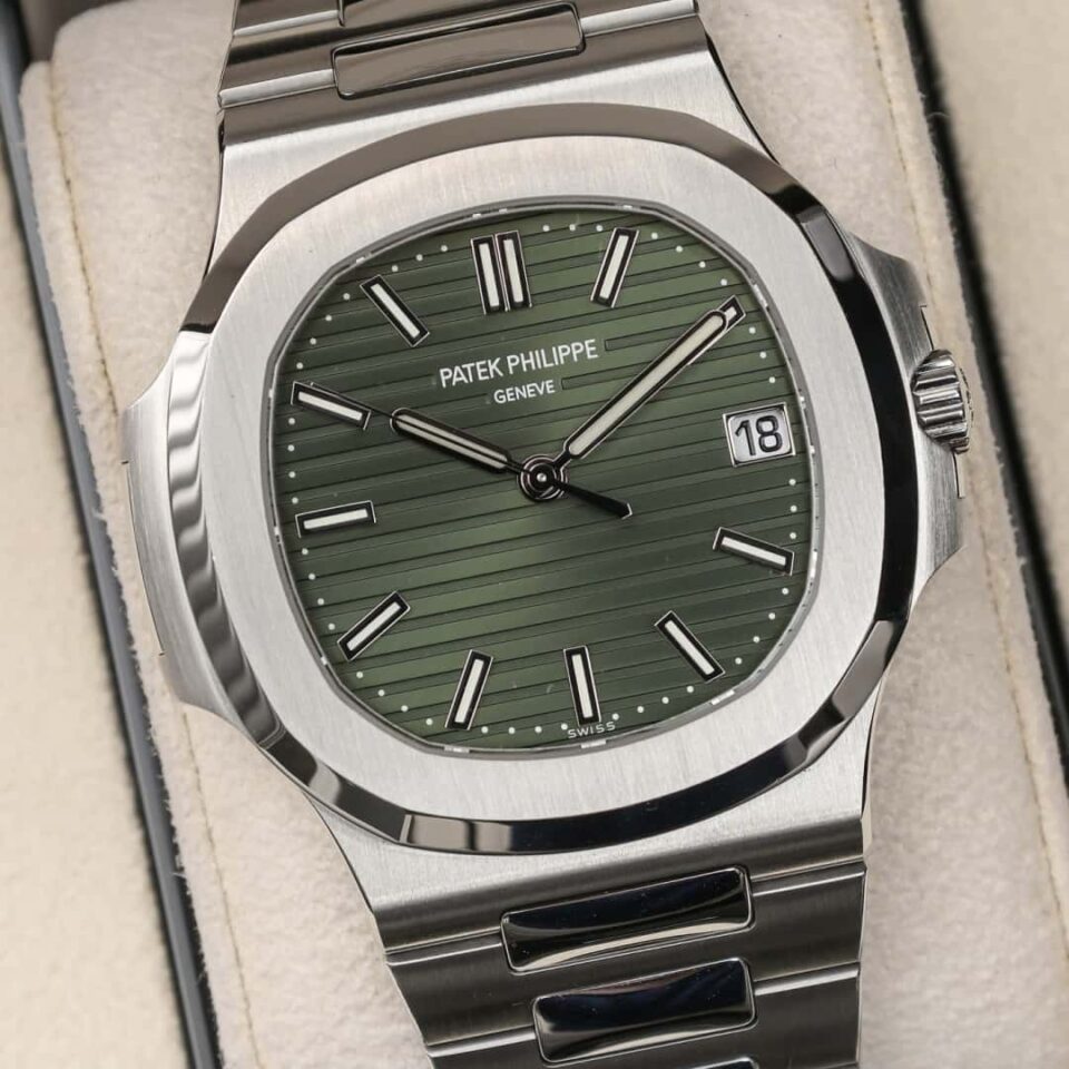 Patek Philippe Nautilus 5711/1A-014 Green Dial Front