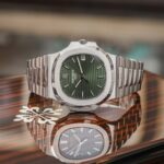 Patek Philippe Nautilus 5711/1A-014 Green Dial 9 Patek Philippe Nautilus 5711/1A-014 Green Dial Side View