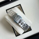 Patek Philippe Nautilus 5990/1A-011 Sunburst Blue (Bracelet)