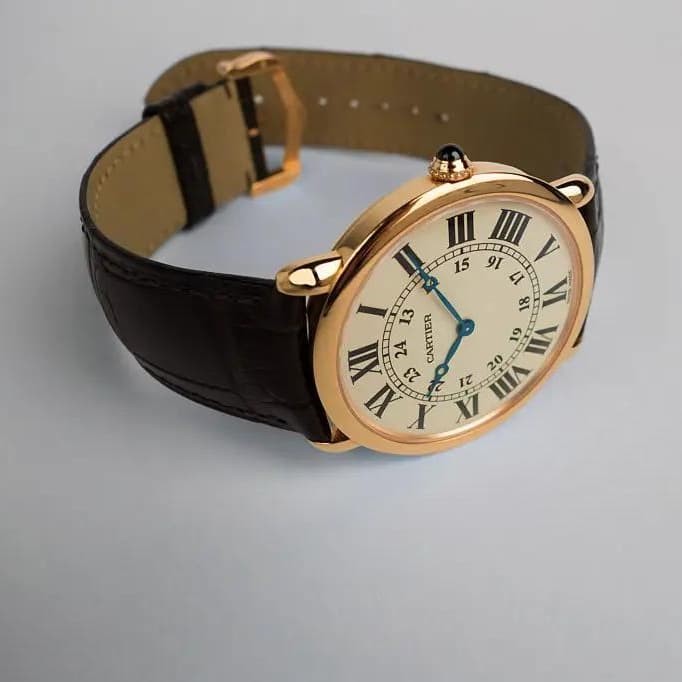 How to Choose and Care for Rose Gold Watches: A Guide to Features & Craftsmanship 1 Rose Gold Watch Close-up